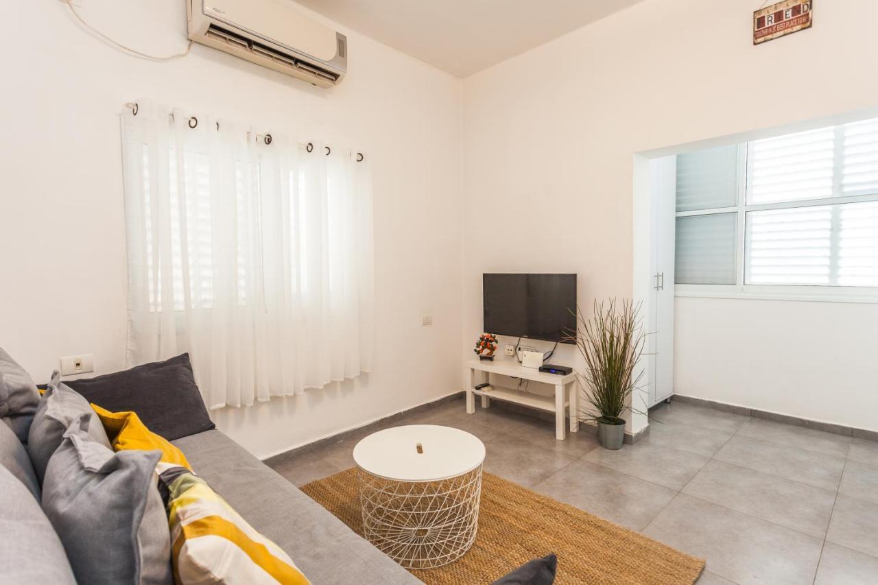 Lovely Apartment Close To The Beach Тель-Авив Экстерьер фото